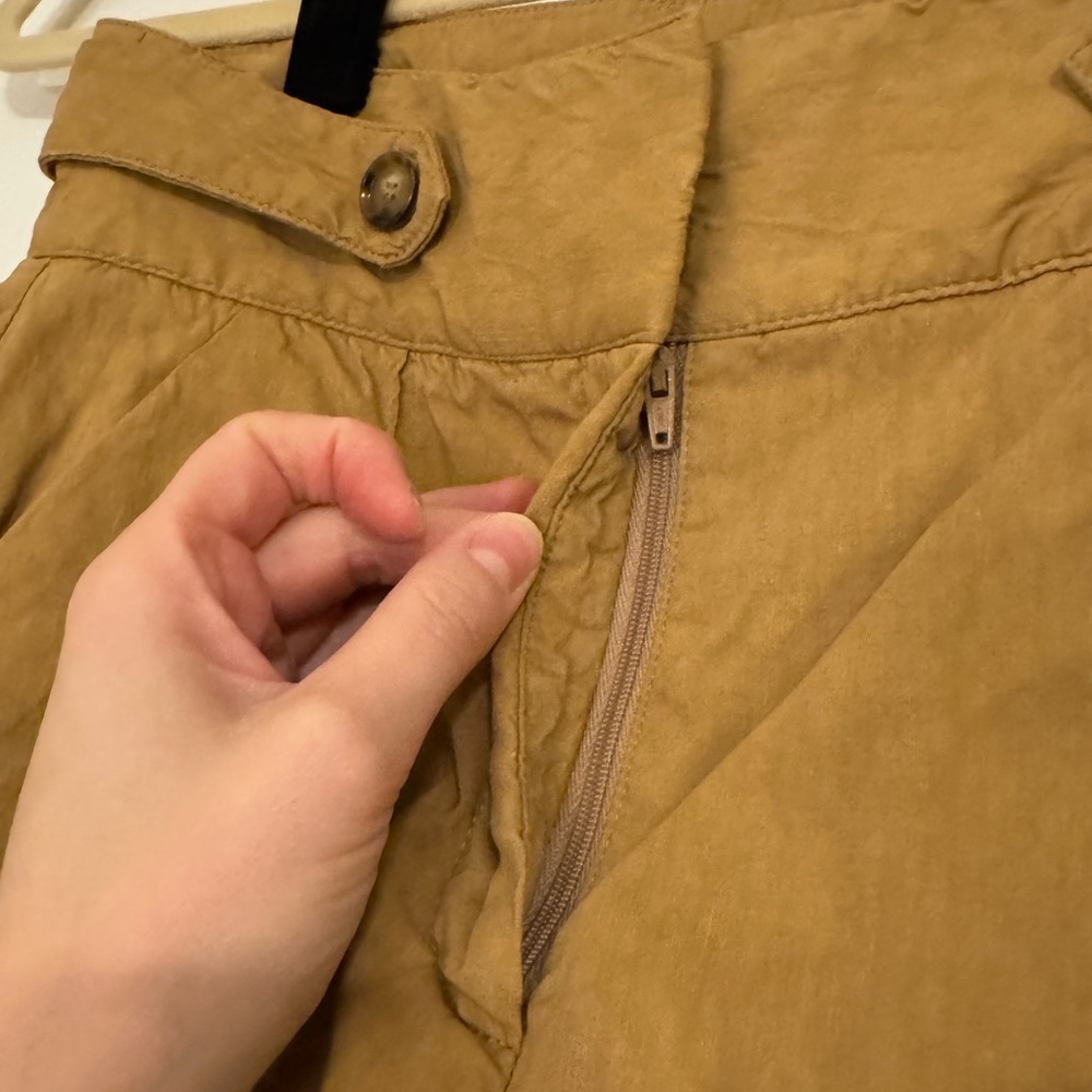 Veronica Beard Betty Stretch-Linen Tan High Waisted Shorts - Picture 5 of 13